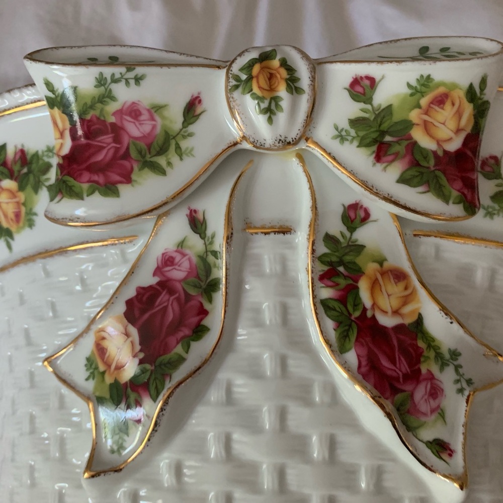 Beautiful fine china fruit dish or centerpiece